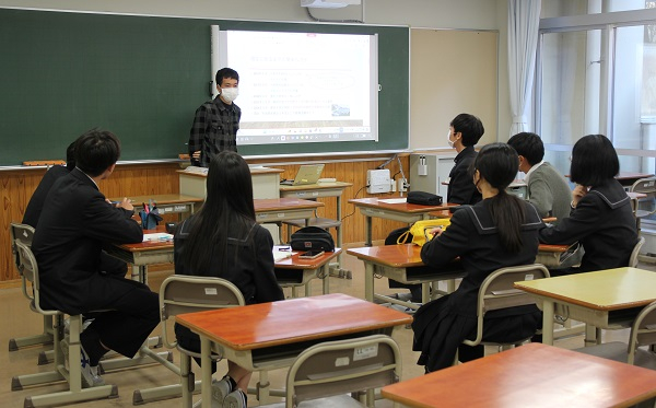 061127 高２卒業生懇話会 (8).JPG